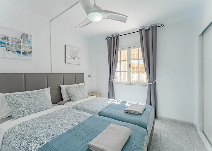 Heated Pool In Front Of A 아데제