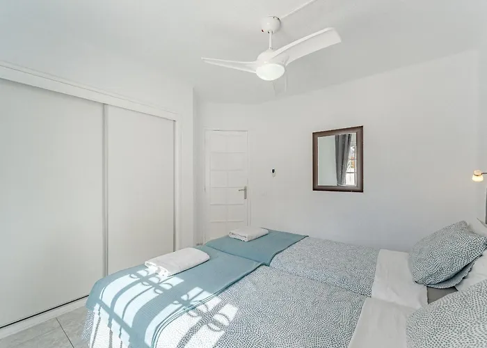 Heated Pool In Front Of A * 아데제