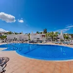 Apartmán Heated Pool In Front Of A *