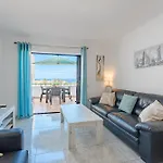 Apartmán Heated Pool In Front Of A