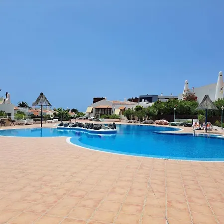 Heated Pool In Front Of A Apartamento